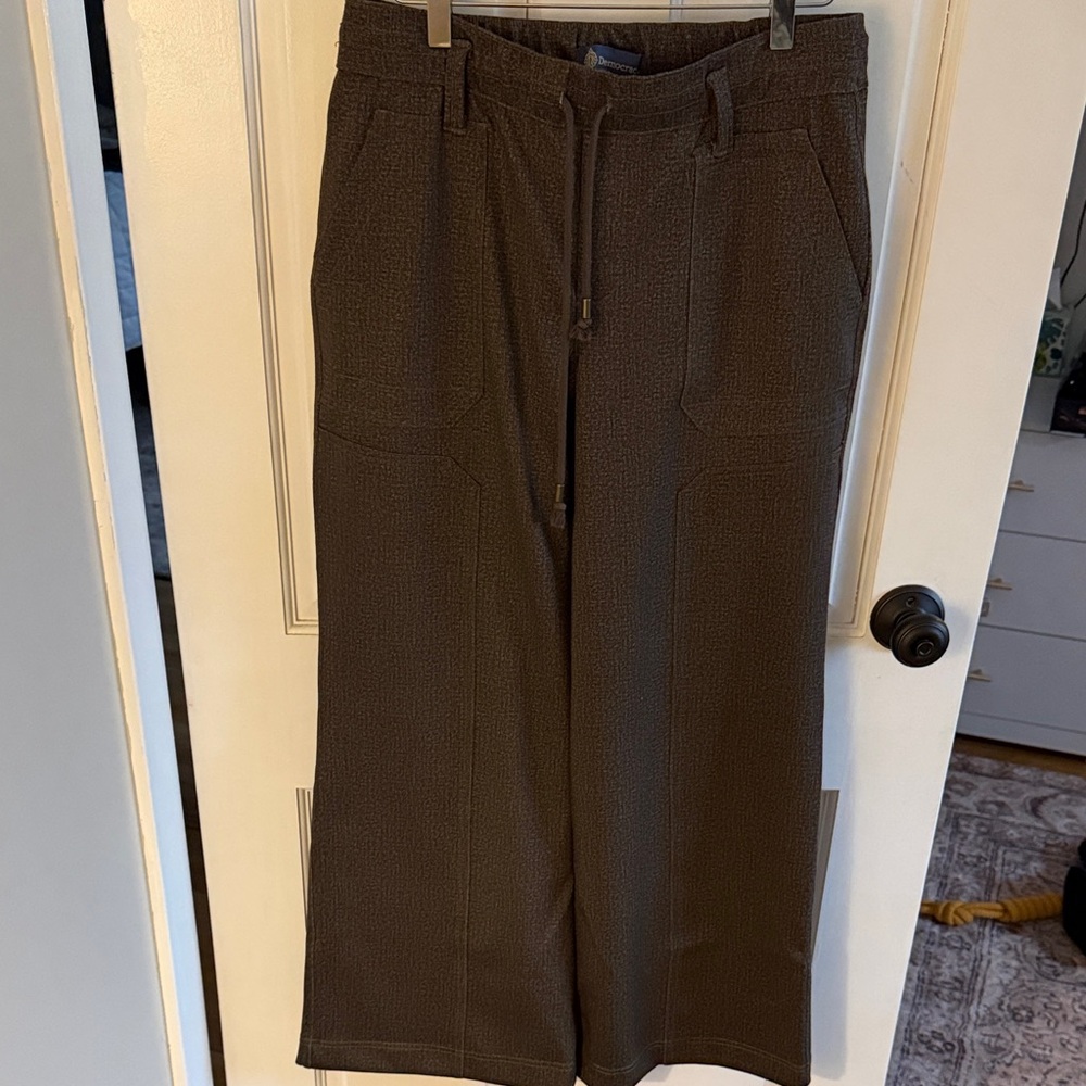 Democracy Women’s Dark Brown Cargo Pants